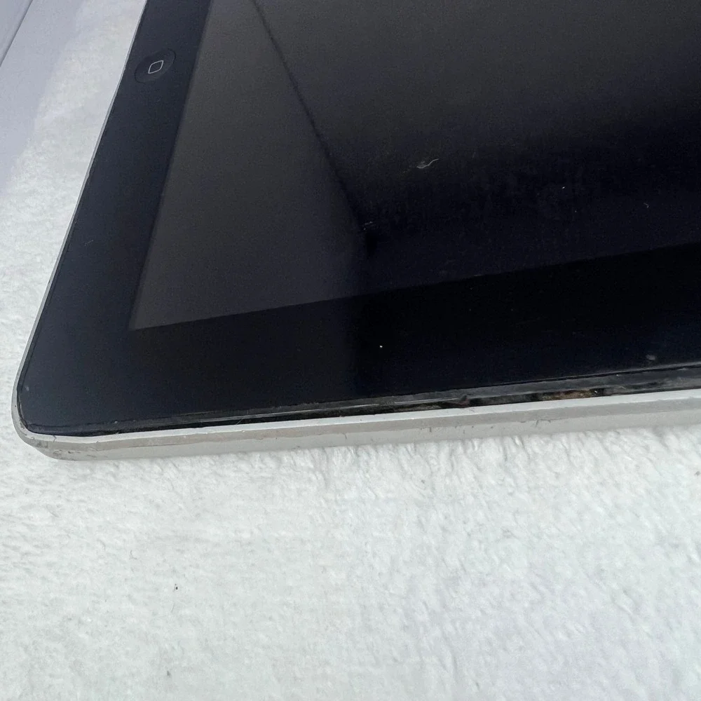 Apple iPad 1st Gen Tablet 32GB Silver Fair Broken For Parts A1337 WiFi 3G Tech